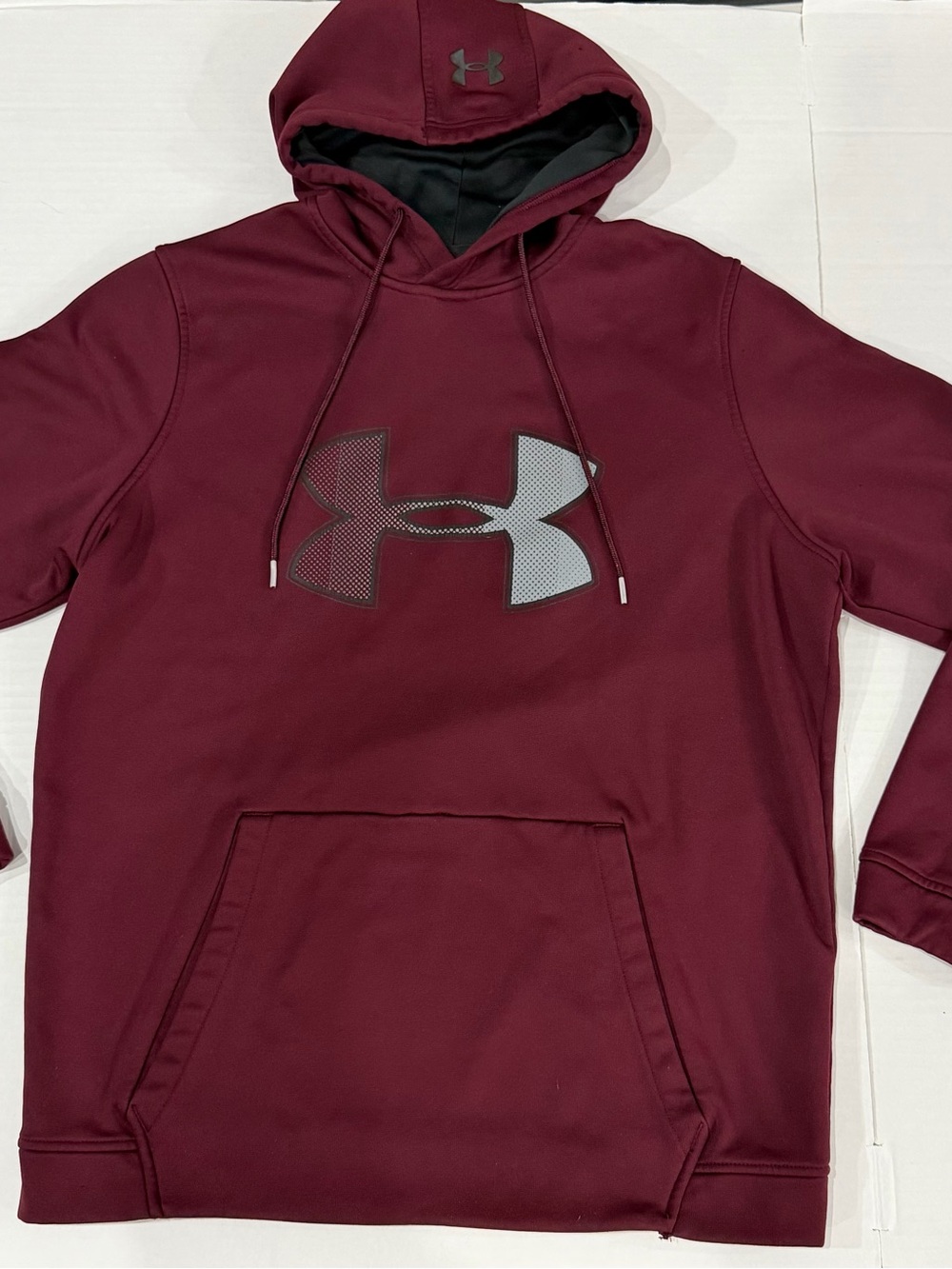 Under Armour Cold Gear Men’s Hoodie Subcategory Identification